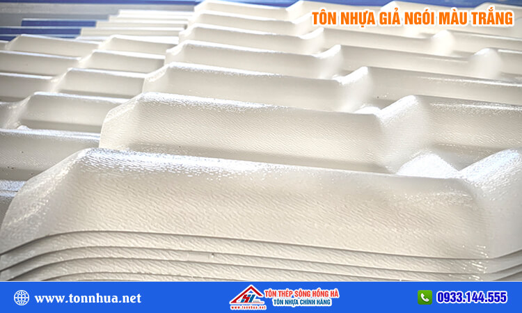 Tôn nhựa giả ngói màu trắng 