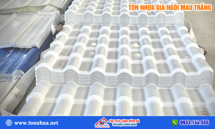 Tôn nhựa giả ngói màu trắng 